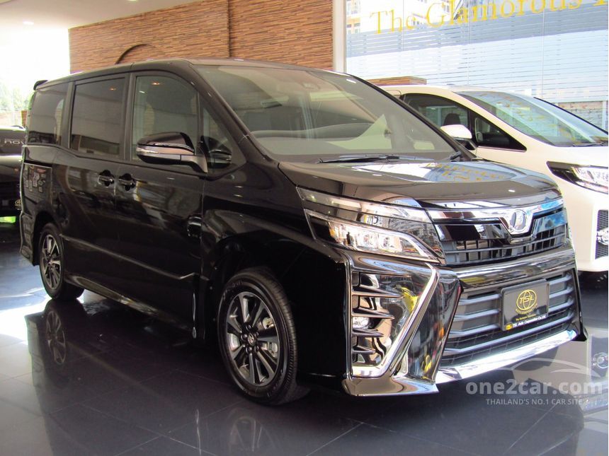 Toyota voxy hybrid 2018