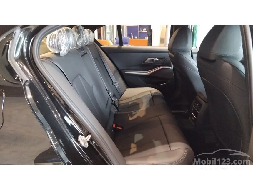 2025 BMW 330i M Sport Pro Sedan