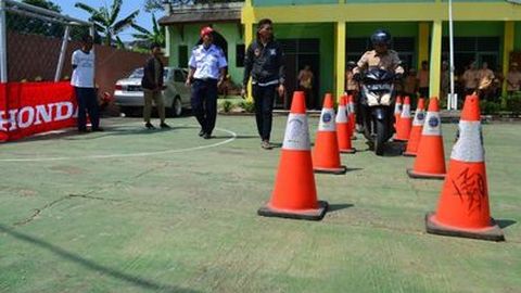 Soal Ujian Teori Pembuatan SIM Kini Lebih 'Kaya'