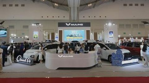 Wuling Digelari ‘Penggerak Industri Kendaraan Listrik Indonesia’