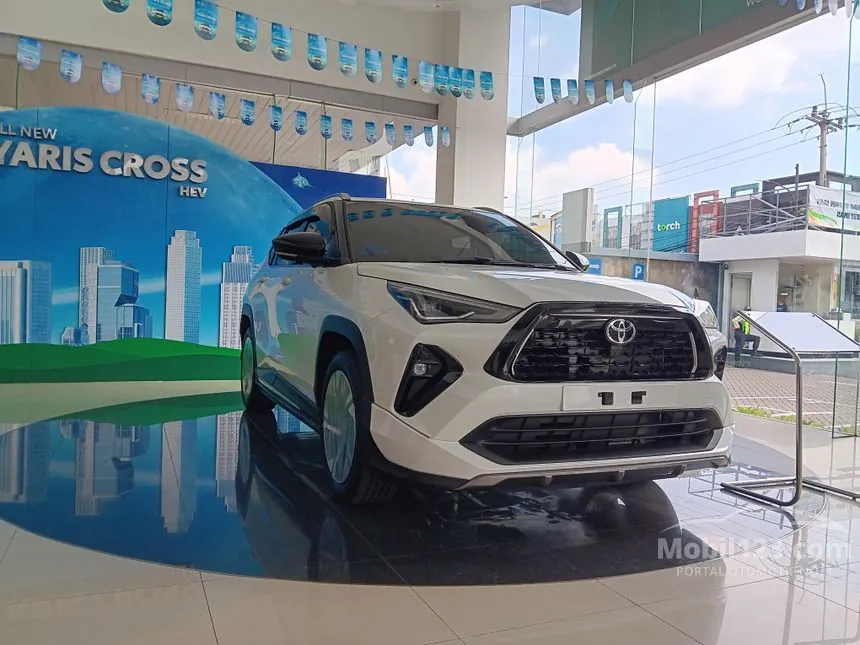 Jual Mobil Toyota Yaris Cross 2023 S GR Parts Aero Package 1.5 di DKI Jakarta Automatic Wagon Putih Rp 380.000.000