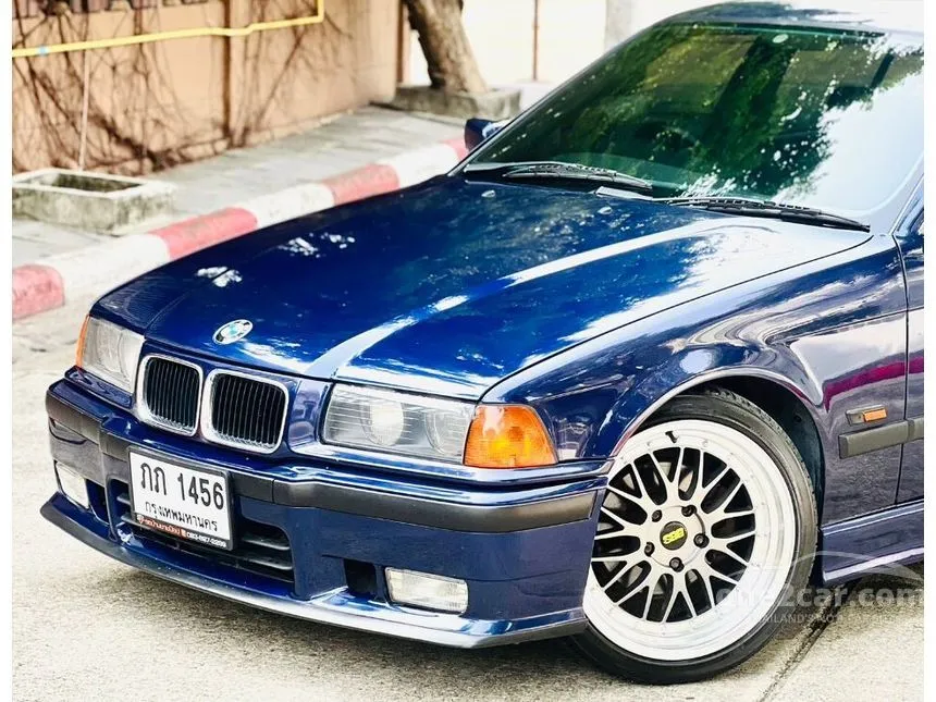 1995 BMW 318i Sedan