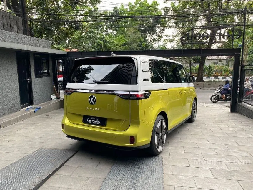 2023 Volkswagen ID. Buzz Pro Style 1st Edition Van Wagon