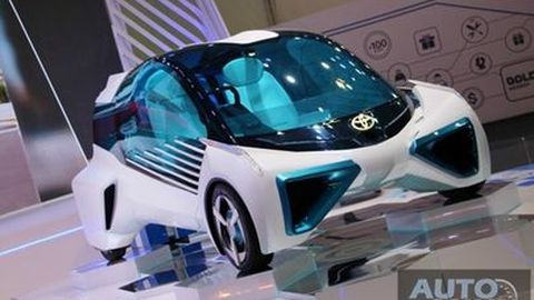 [BIMS2017] พาชม Toyota FCV Plus Concept คอนเซปต์คาร์พลัง Fuel-Cell ดีไซน์สุดล้ำใน Motor Show 2017