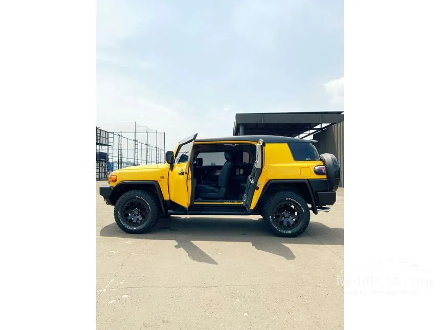 2017 Toyota FJ Cruiser SUV