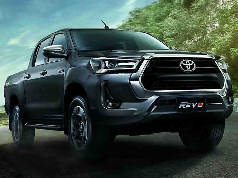 Toyota Hilux Diluncurkan Berdampingan dengan Fortuner