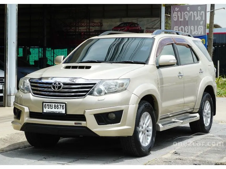 2012 Toyota FORTUNER V SUV