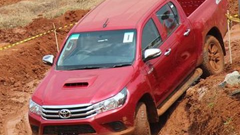Toyota Hilux Incaran Pecinta Offroad