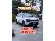 Jual Mobil KIA Carens 2023 Premiere Captain Seat 1.5 di Jawa Barat Automatic MPV Merah Rp 380.600.000