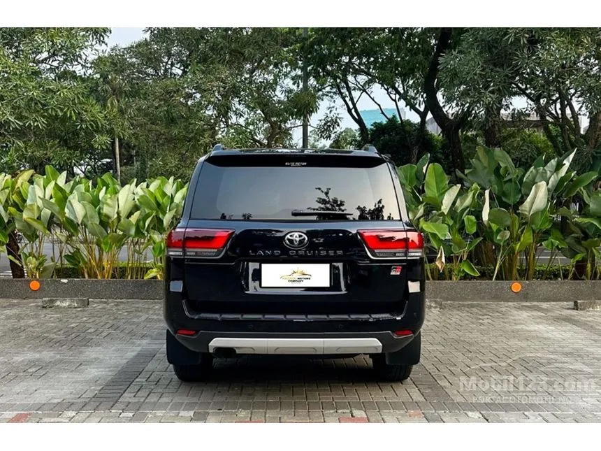 2023 Toyota Land Cruiser 300 GR-S SUV