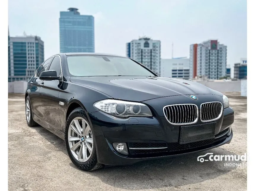 2012 BMW 520i Luxury Sedan