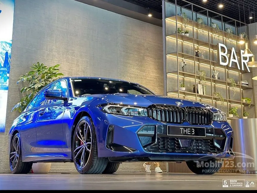 Jual Mobil BMW 330i 2023 M Sport Pro 2.0 di DKI Jakarta Automatic Sedan Biru Rp 1.140.000.000