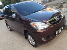 Di jual mobil toyota avanza