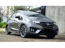 2017 Honda Jazz 1.5 RS Hatchback CVT CKD AT Abu Metalik - FIRST HAND - MULUS NO MINUS - KREDIT MUDAH DATA KAMI BANTU