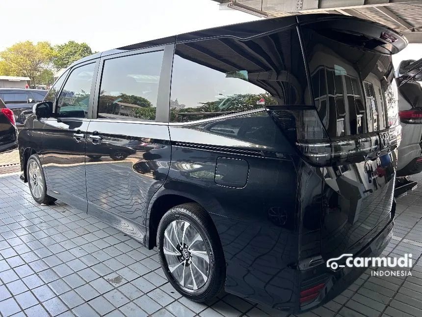 2024 Toyota Voxy Van Wagon