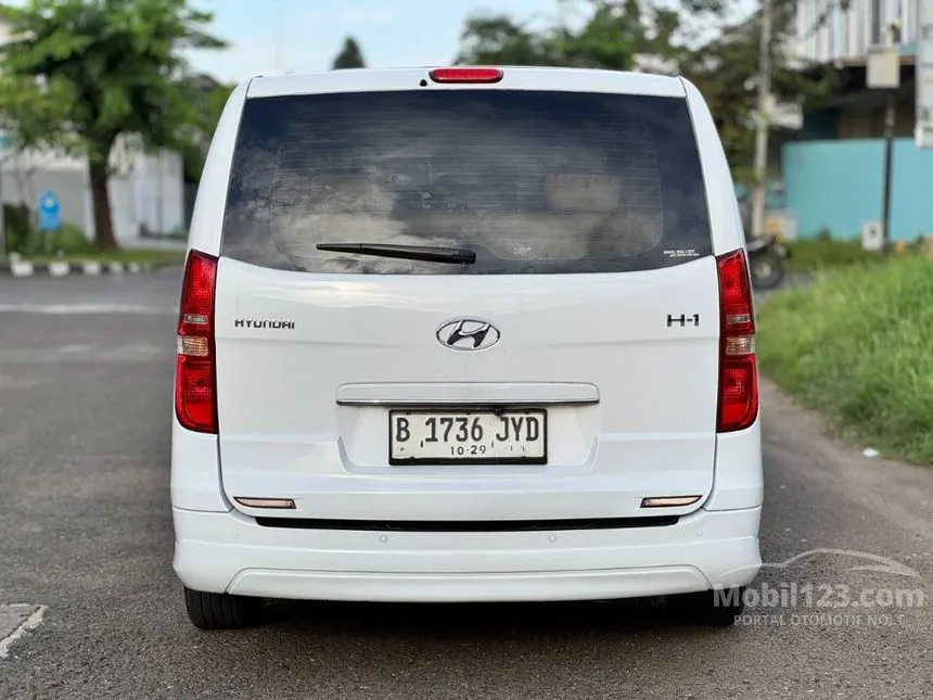2015 Hyundai H-1 XG Next Generation MPV