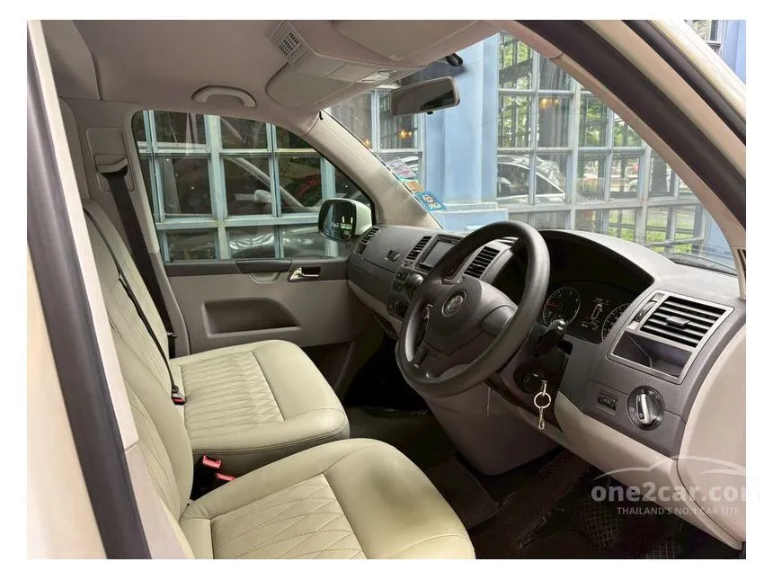 2012 Volkswagen CARAVELLE TDi Van