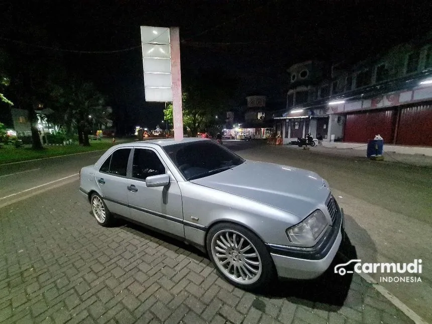 1998 Mercedes-Benz C200 W202 2.0 Manual Sedan