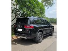 2023 Toyota Land Cruiser 3.3 300 GR-S (Non Premium Colour) SUV HARGA BEST DEAL NEGO. BONUS VELG BRADLEY TAKUMI R18. BAN BFG KO3. ANTIK MULUS TERAWAT