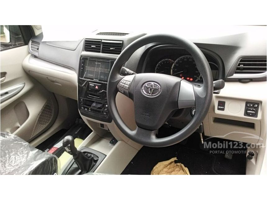 Jual Mobil Toyota Avanza 2021 E 1.3 di Jawa Timur Manual MPV Silver Rp ...