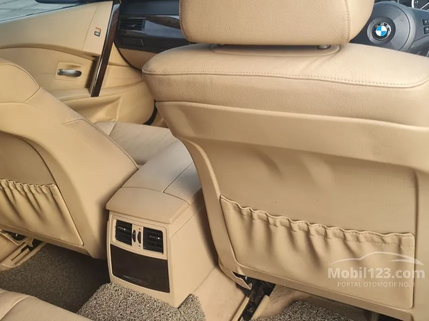 2004 BMW 530i Sedan