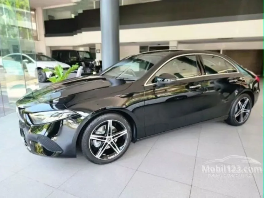 2025 Mercedes-Benz A200 Progressive Line Sedan