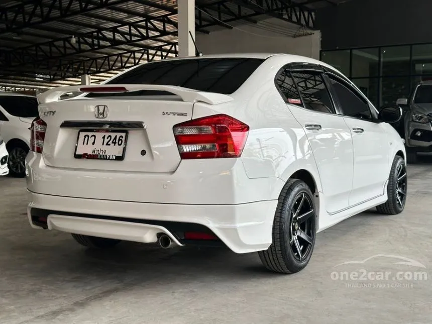 2014 Honda City V i-VTEC Sedan