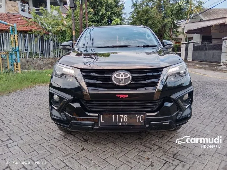Jual Mobil Toyota Fortuner 2020 TRD 2.4 di Jawa Timur Automatic SUV Hitam Rp 439.000.000