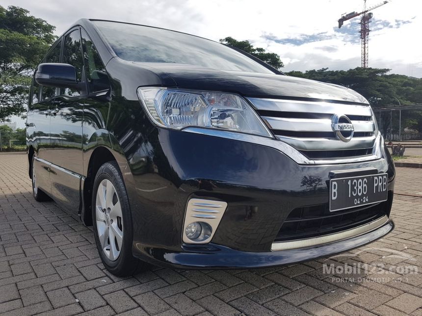 Nissan serena 2013