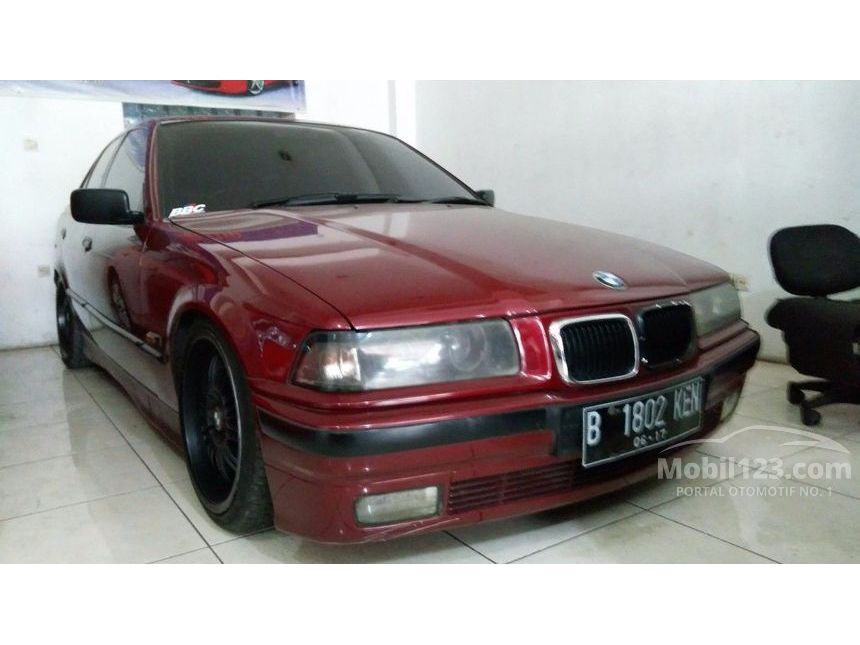 Jual Mobil BMW 318i 1995 1.8 di Jawa Barat Automatic Sedan 