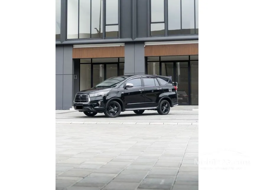 Jual Mobil Toyota Kijang Innova 2017 Venturer 2.0 di Banten Automatic MPV Hitam Rp 278.000.000
