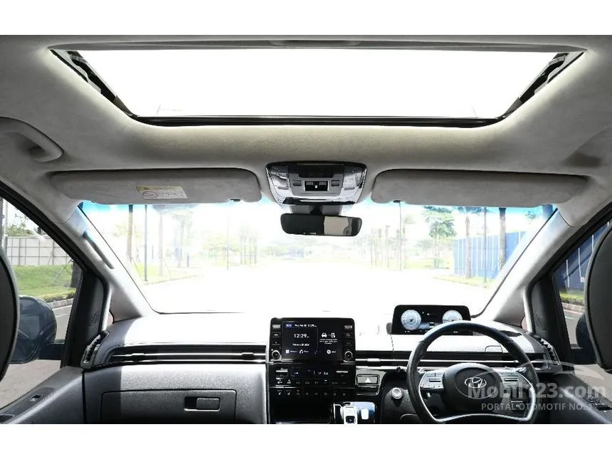 2021 Hyundai Staria Signature 7 MPV