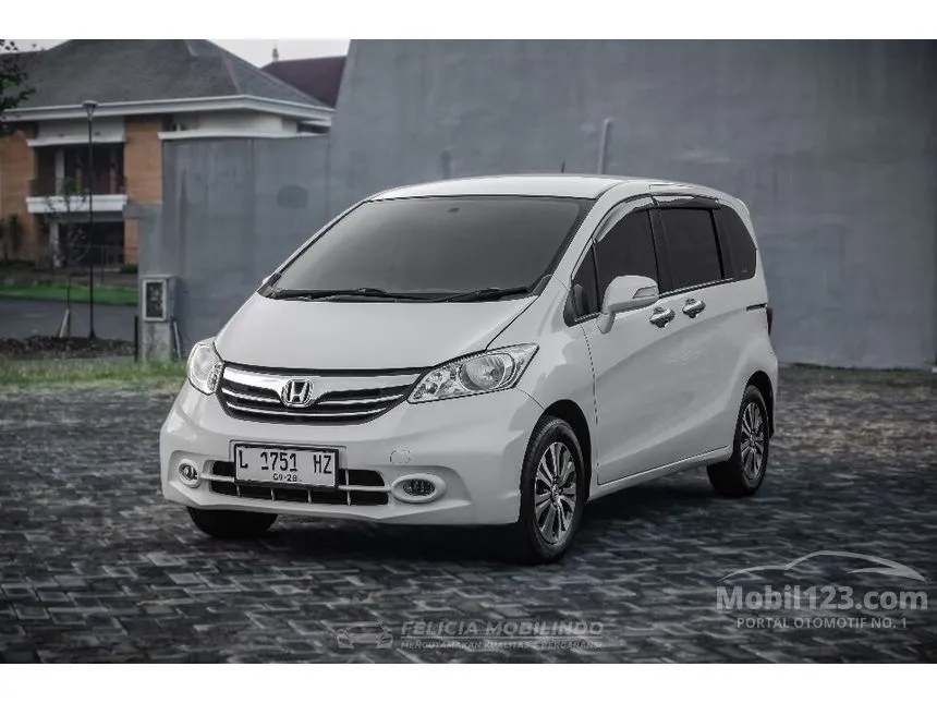 Jual Mobil Honda Freed 2013 E 1.5 di Jawa Timur Automatic MPV Putih Rp 172.500.000