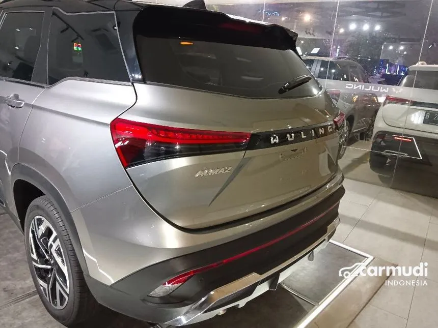 2024 Wuling Almaz RS Hybrid Wagon