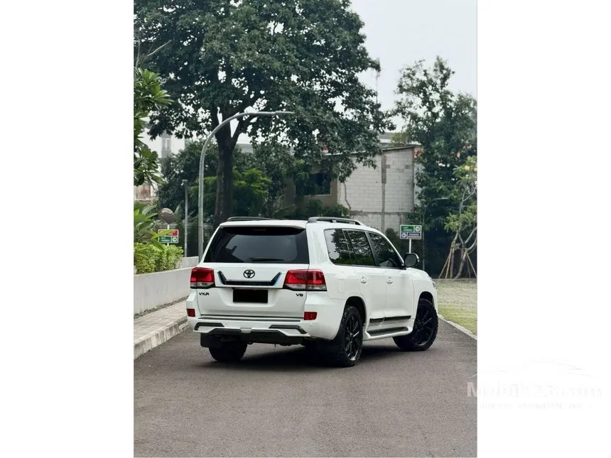 2021 Toyota Land Cruiser 200 VX SUV
