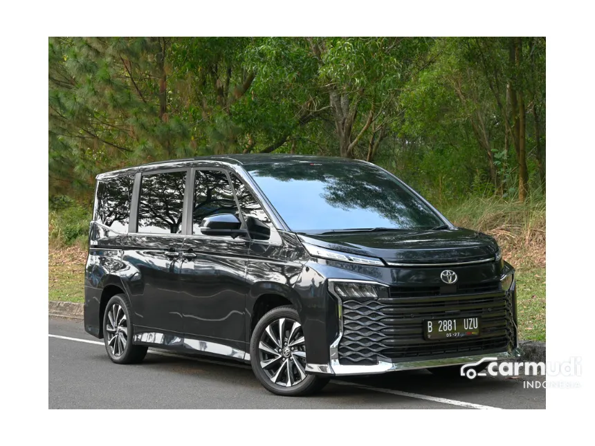 2022 Toyota Voxy Wagon