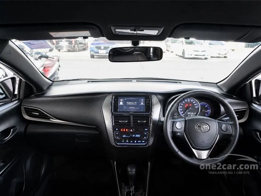 2022 Toyota YARIS Sport Hatchback