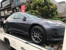 SPECIAL PRICE Tesla Model 3 Standard Range Plus Sedan Silver Metallic on Black 2020