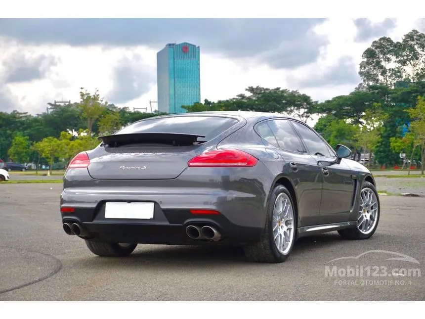 2013 Porsche Panamera S Hatchback