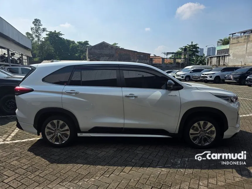 2025 Toyota Kijang Innova Zenix Q HV TSS ( Premium Color) MPV