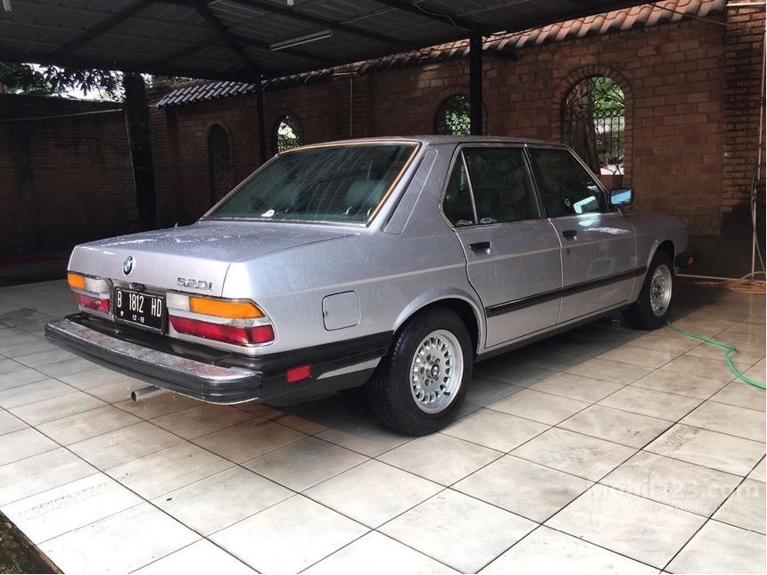 1987 BMW 520i 2.0 Manual Sedan