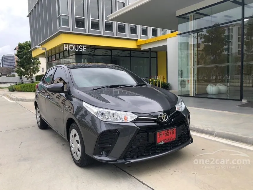 2022 Toyota YARIS Entry Hatchback