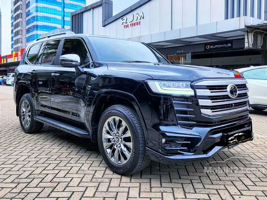2022 Toyota Land Cruiser VX-R 70th Anniversary SUV