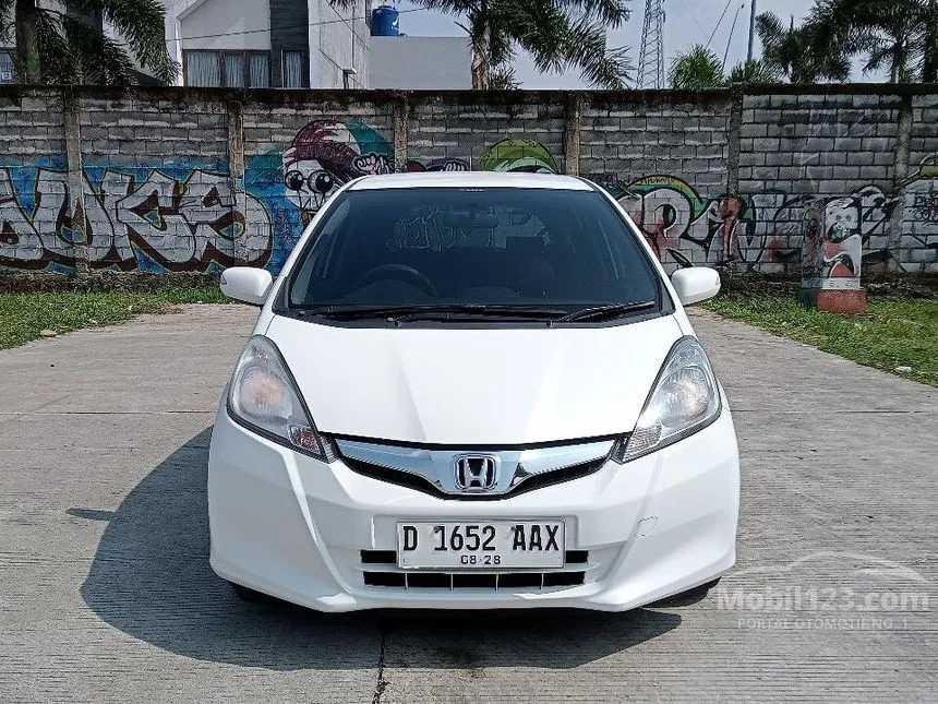 Jual Mobil Honda Jazz 2013 S 1.5 di Jawa Barat Automatic Hatchback Putih Rp 130.000.000