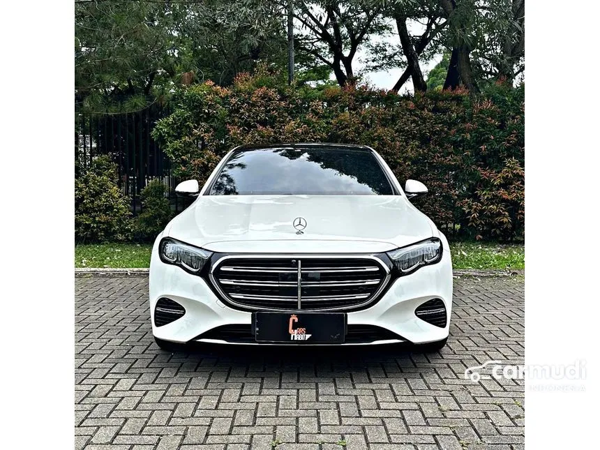 2025 Mercedes-Benz E200 Exclusive Line Sedan
