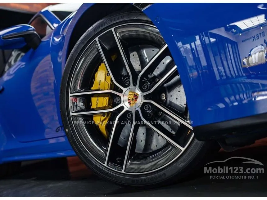 2025 Porsche 911 Carrera GTS Coupe