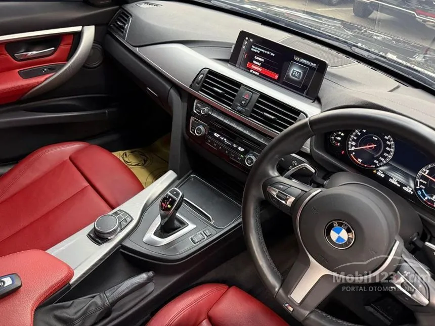 2019 BMW 330i Sport Shadow Edition Sedan