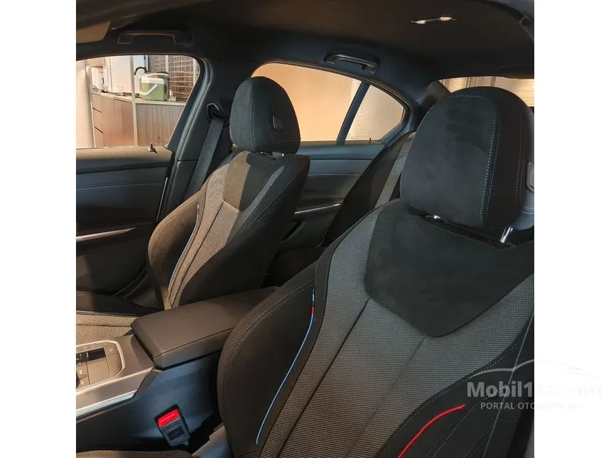 2025 BMW 320i M Sport Sedan