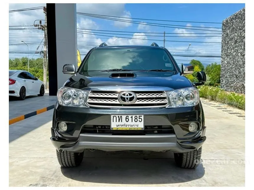 2011 Toyota FORTUNER V SUV