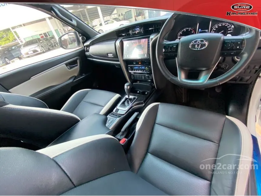 2022 Toyota Fortuner Legender SUV
